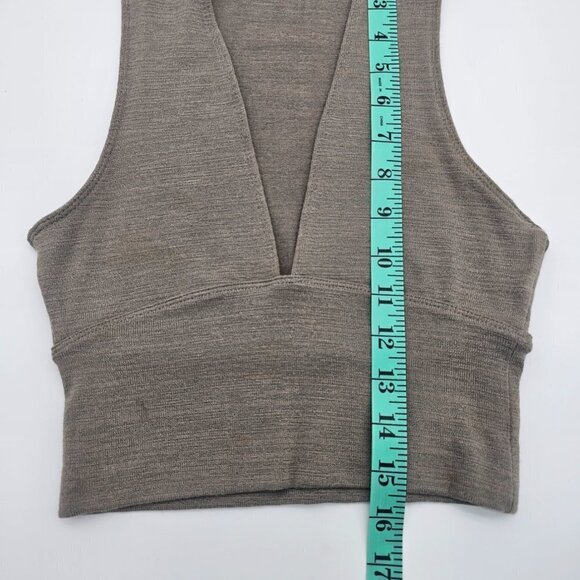 Aritzia Wilfred Free Valeria Deep V-Neck Top XS, Taupe - Picture 10 of 11